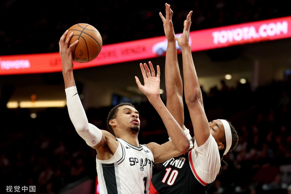 更展现在他 更展现在他